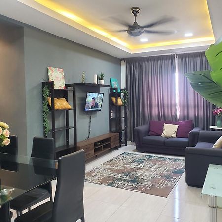 Casa Inderaloka Pantai Batu Buruk Apartamento Kuala Terengganu Exterior foto