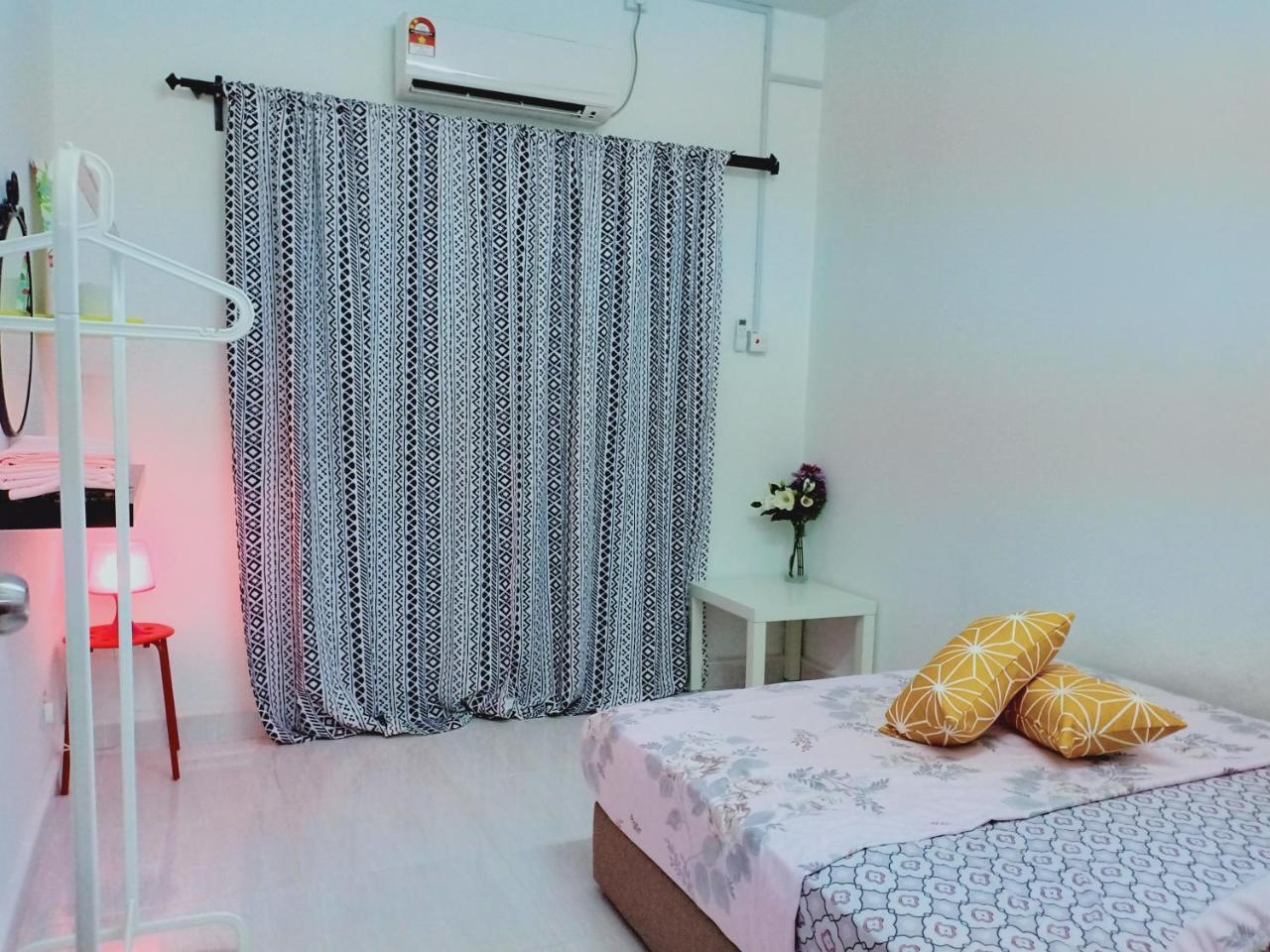 Casa Inderaloka Pantai Batu Buruk Apartamento Kuala Terengganu Exterior foto
